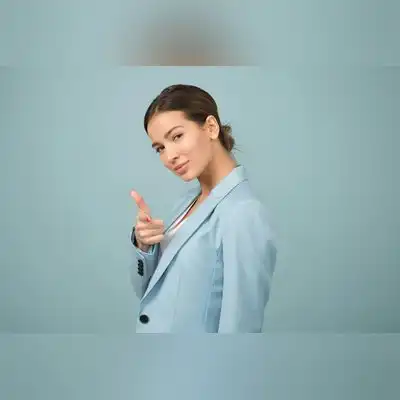 严德德